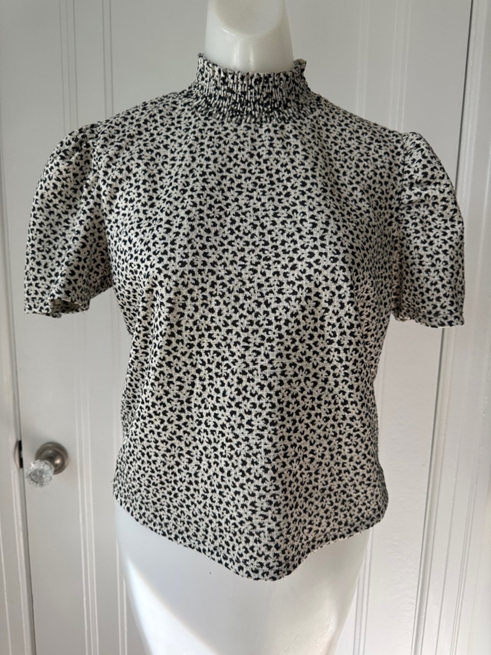 NWT Zara L animal print Smocked Neck Short Sleeve Floral Top - brown cream